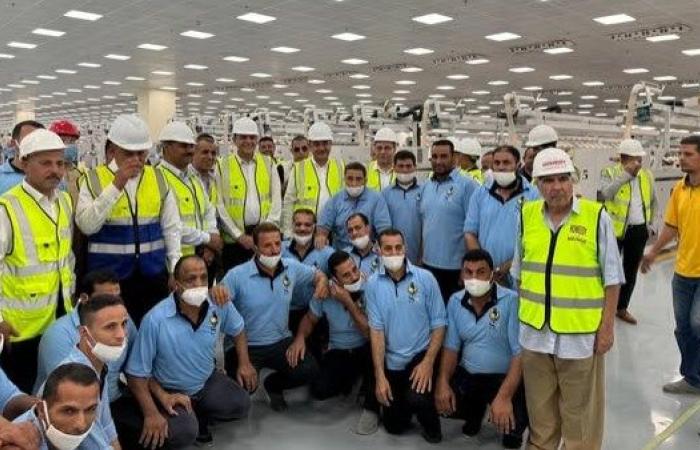 وزير قطاع الأعمال يهنئ العاملين بعيد العمال.. ويؤكد: العمال ركيزة الإنتاج وتطويرهم أولوية