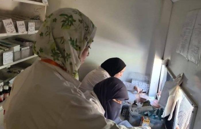 الكشف على 865 مواطنًا خلال قافلة طبية مجانية بعزبة ناصر بدمنهور
