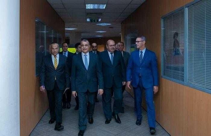 وزير الإنتاج الحربي يتفقد شركة TUYA Technology لنظم المعلومات