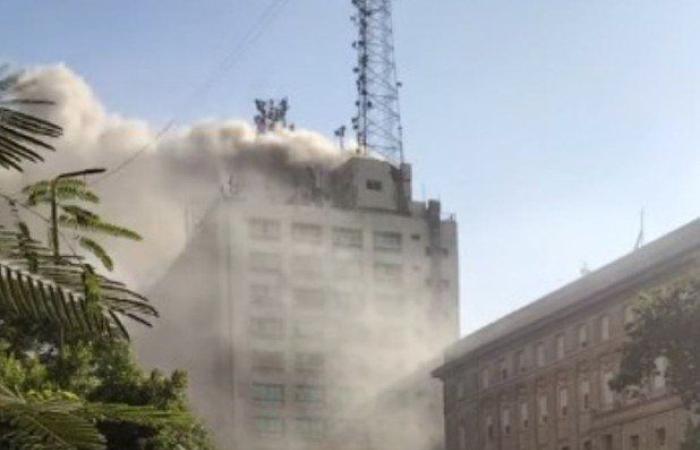 مصر.. الحماية المدنية تحاول السيطرة على حريق مبني سنترال رمسيس