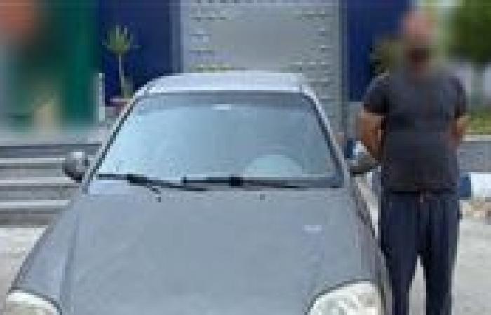 الداخلية تضبط موظفًا سمح لأطفال بالتعلق بسيارته أثناء سيرها في الشرقية