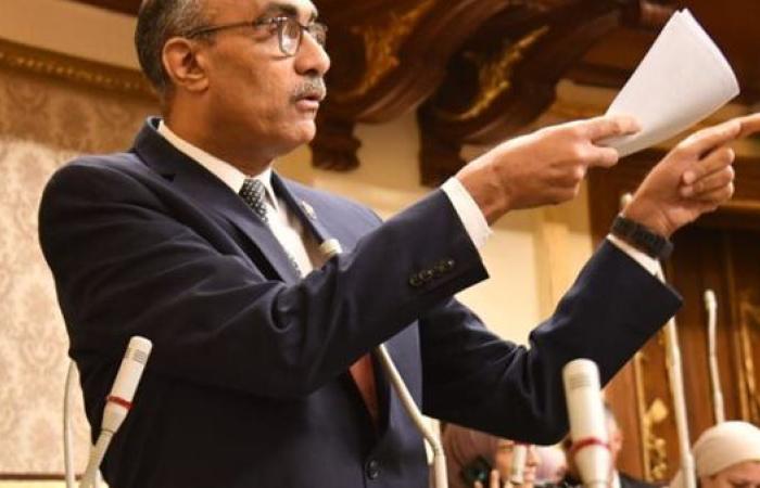 رئيس الهيئة البرلمانية للحزب المصري الديمقراطي يتقدم ببيان عاجل بشأن حريق سنترال رمسيس