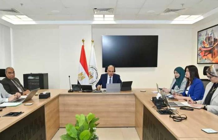 وزير
      الري
      يبحث
      آلية
      عمل
      واستراتيجية
      ”مرفق
      المياه
      الإفريقي”
      وخطة
      العمل
      المستقبلية