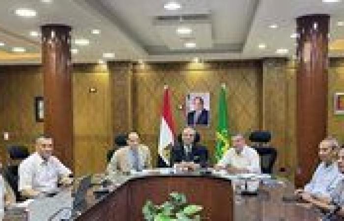 مدير تعليم القليوبية يتابع امتحانات الثانوية العامة "النظام القديم" من غرفة العمليات
