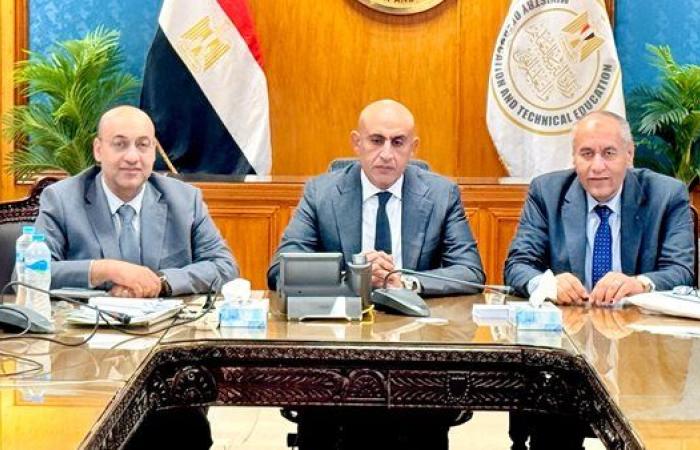 وزارة التربية والتعليم توجه بتكثيف متابعة كاميرات المراقبة وتنظيم توزيع كتيبات المفاهيم