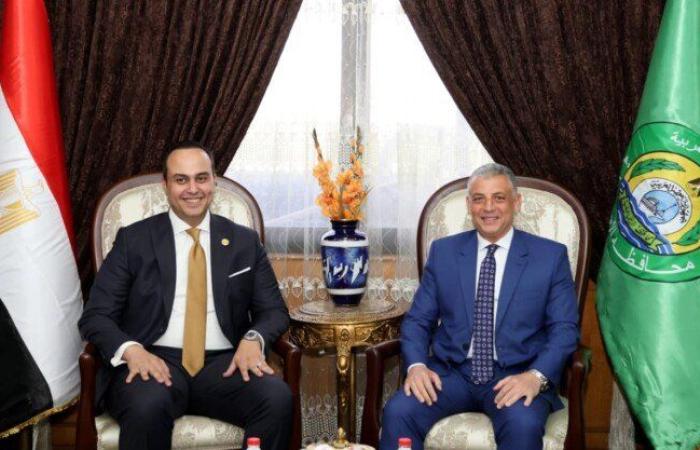 محافظ الإسماعيلية يلتقي رئيس هيئة الرعاية الصحية لبحث أخر التطورات