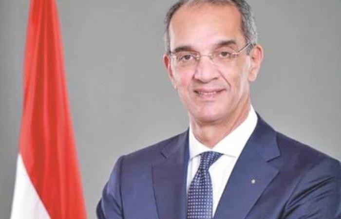 وزير الاتصالات: نعتمد على باقى السنترالات بعد حريق رمسيس ولجأنا "للخطة ج"