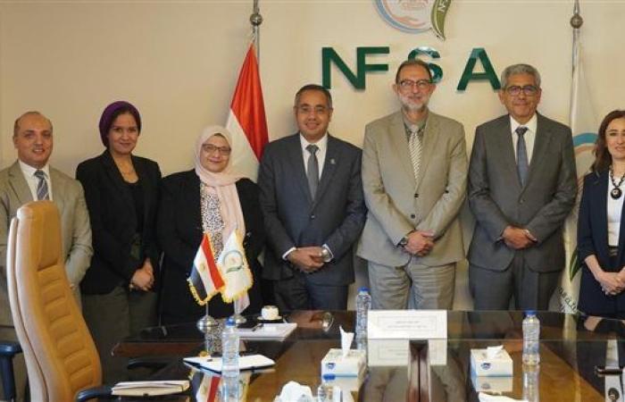 "رئيس سلامة الغذاء" يلتقي وفدًا من كلية التعليم المستمر بالجامعة الأمريكية بالقاهرة