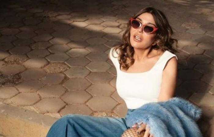 سميرة سعيد تشوق جمهورها من كواليس أحدث أعمالها الفنية
