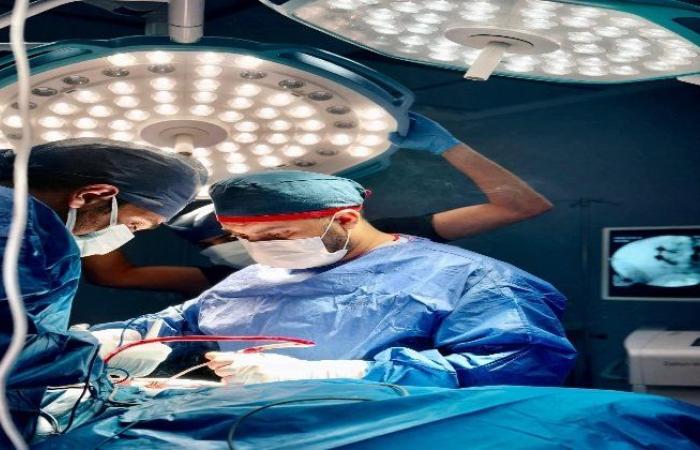 جراحة دقيقة تنقذ مريضة من الشلل الكامل بمستشفى شبين الكوم للجراحات
