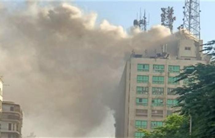 تجدد حريق سنترال رمسيس بالقاهرة بعد أيام من مصرع 4 موظفين وإصابة العشرات