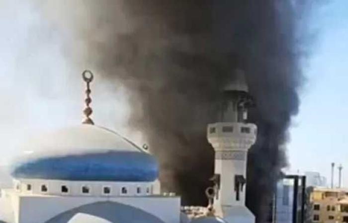 السيطرة
      على
      حريق
      داخل
      دبي
      مول
      في
      منطقة
      الشيخ
      زايد