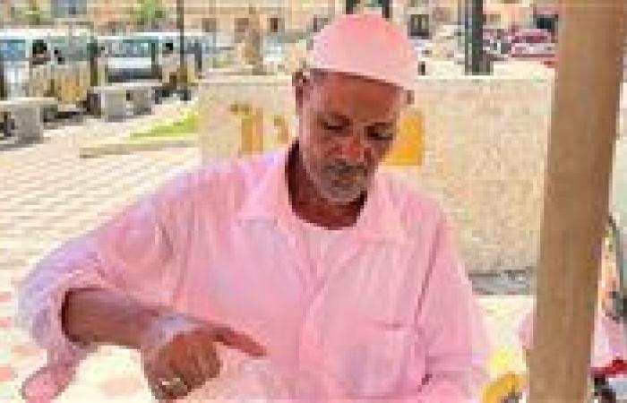 اللي فيها لله تكسب.. حكاية عم صلاح كل سبت والعصير المجاني لأهل كفر الشيخ