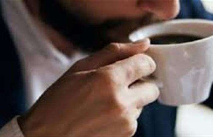 دراسة: الإفراط في القهوة خلال موجات الحر قد يسبب جفافًا خطيرًا