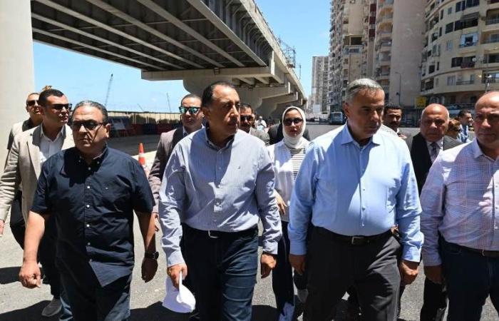 «مدبولى» يتفقد أعمال تطوير محور محمد نجيب وتوسعة كورنيش الإسكندرية