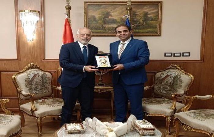 رئيس جامعة بورسعيد يبحث شراكات جديدة مع الجامعات اليونانية دعمًا للتعاون الأكاديمي بين البلدين
