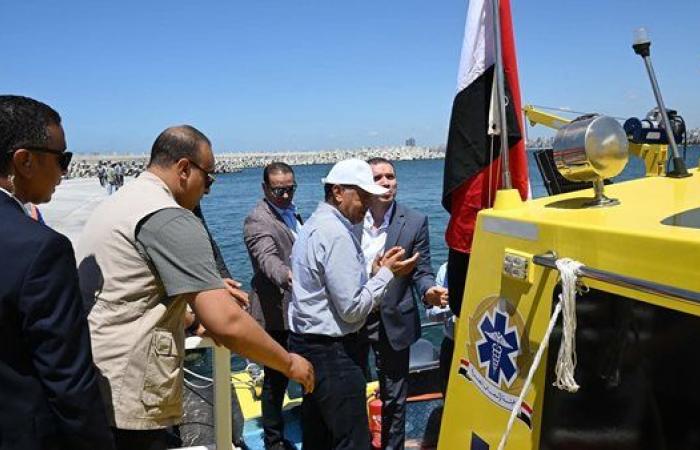 رئيس الوزراء يشهد دخول أول لنش إسعاف بحري الخدمة في الإسكندرية