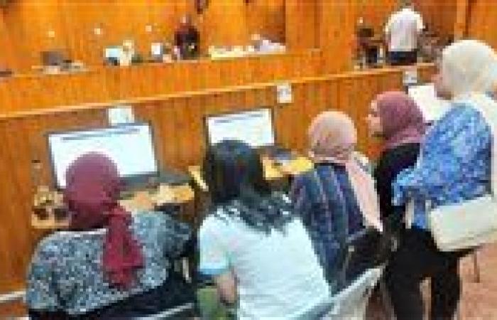 بالبلدي : دبلومات
      الصنايع
      2025..
      قائمة
      بالكليات
      المتاحة
      نظام
      5
      سنوات