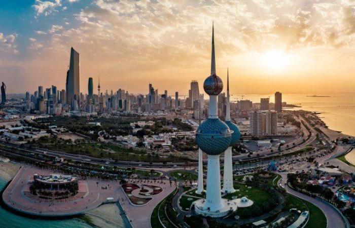 طقس الكويت اليوم الثلاثاء.. شديد الحرارة ورطب نسبياً نهاراً حار إلى مائل للحرارة ليلاً والعظمى 49 درجة