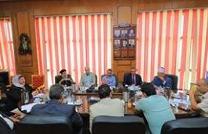 انعقاد الاجتماع الاول للجنة المشكلة للمبادرة الرئاسية «معًا بالوعي نحميها» بجامعة كفر الشيخ