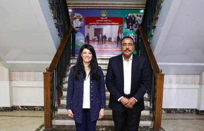 وزيرة التخطيط تناقش مع محافظ مطروح الموقف التنفيذي لمشروعات الخطة الاستثمارية بالمحافظة