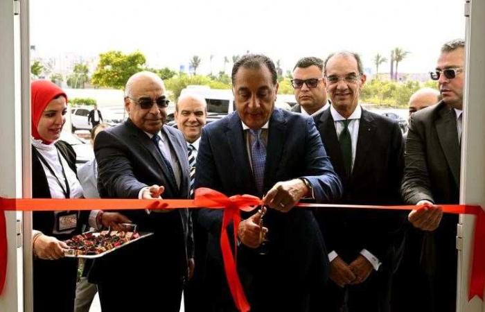 رئيس الوزراء يفتتح مجمع الشهر العقارى والتوثيق بمدينة العلمين الجديدة