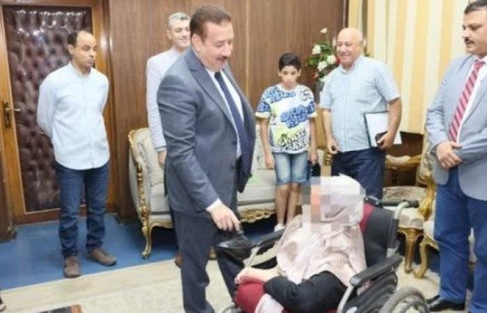بـ300 ألف جنيه.. محافظ المنوفية يسلم مساعدات مالية وعينية لــ 40 حالة من ذوي الهمم والحالات الإنسانية