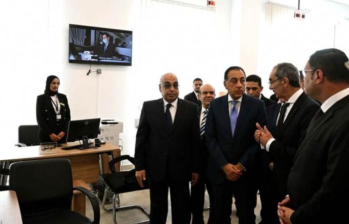 رئيس الوزراء يفتتح مجمع الشهر العقارى والتوثيق بمدينة العلمين الجديدة