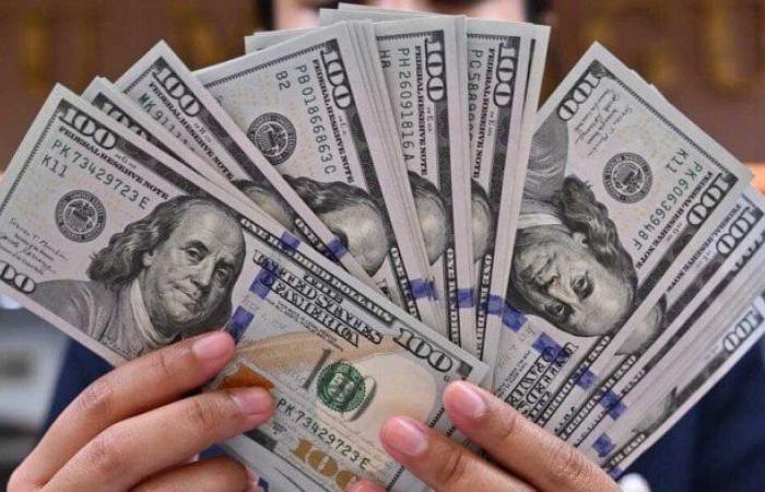 بالبلدي: سعر
      الدولار
      مقابل
      الجنيه
      اليوم
      الجمعة
      18
      يوليو
      2025
      في
      بداية
      التعاملات