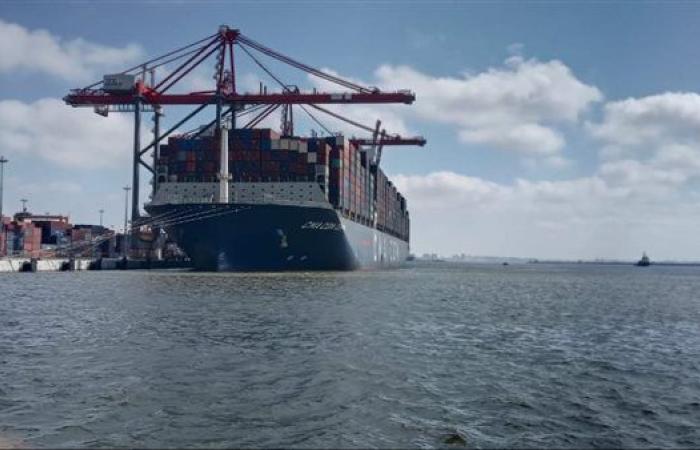 ميناء الإسكندرية يستقبل سفينة الحاويات العملاقة CMA CGM ZEPHYR