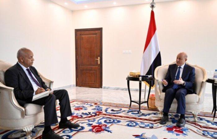 الرئيس اليمني رشاد العليمي: نؤسس لمرحلة جديدة عنوانها «الفاعلية الذاتية وتحمل المسئولية الوطنية كاملة»
