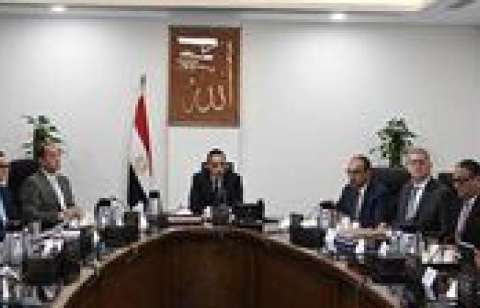 رئيس الوزراء يُتابع موقف تنفيذ برنامج الطروحات الحكومية