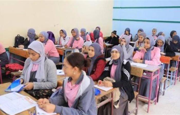 فتح باب الاختيار بين البكالوريا والثانوية العامة.. الوزارة تحدد الموعد