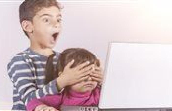 تأثير الإنترنت على تربية الأطفال.. هل يقوم جوجل ويوتيوب بالتربية بدلًا من الأهل؟