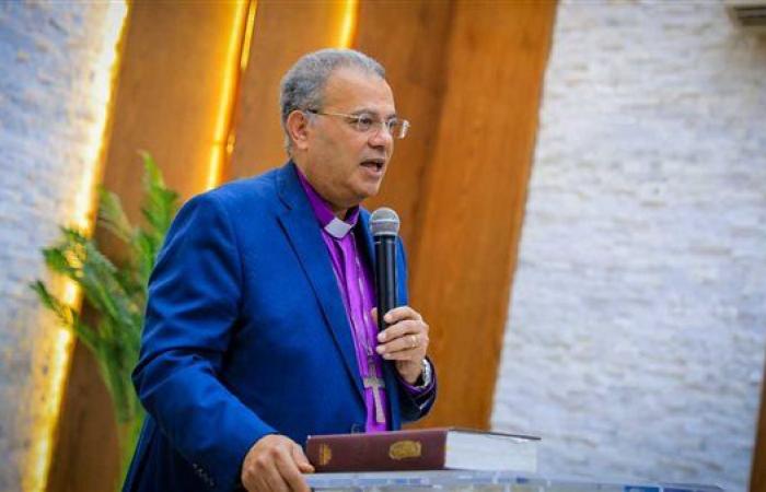 رئيس الطائفة الإنجيلية يشارك في احتفال الكنيسة الإنجيلية بالعمرانية بضم أعضاء جدد