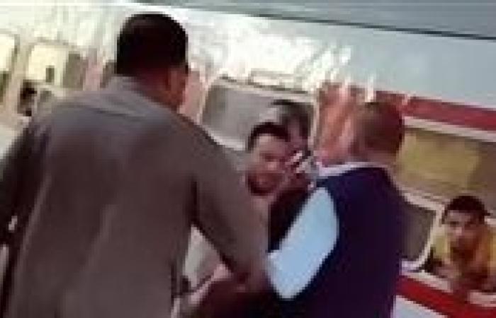 التفاصيل الكاملة لواقعة كمسري يعتدي على طالب بكلية الطب.. رد رسمي