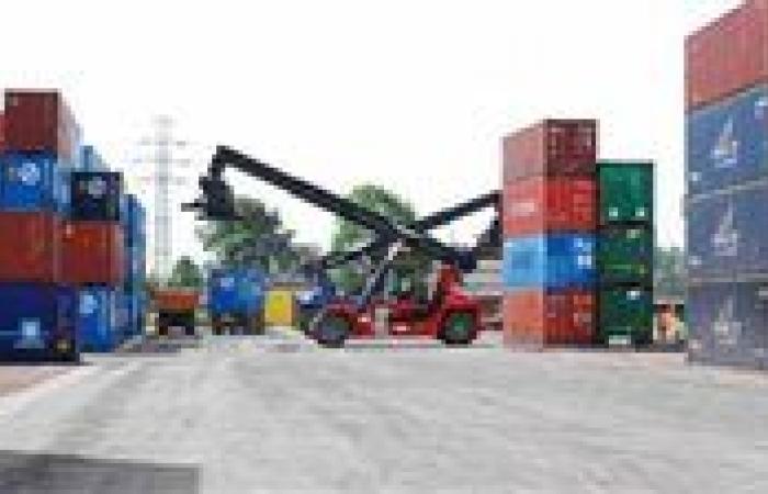 استحواذ جديد في قطاع النقل.. كيف يؤثر دخول CMA CGM على ميناء أكتوبر الجاف؟
