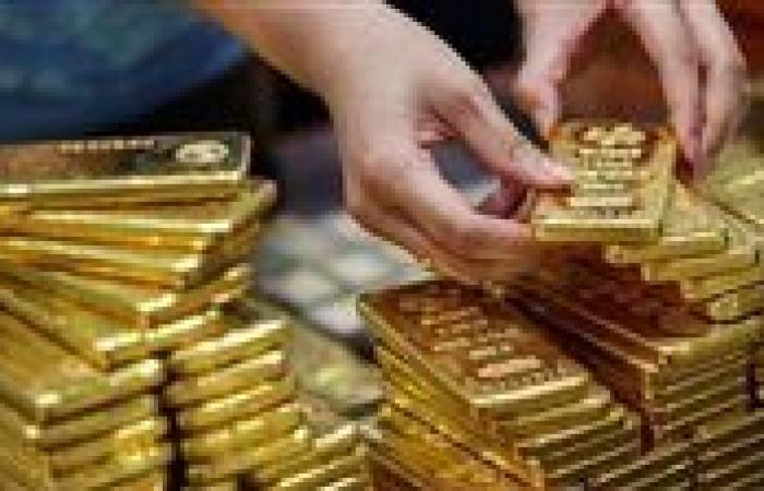 إلى ما دون 3350 دولارًا للأوقية.. ضغوط الفائدة تضعف جاذبية الذهب