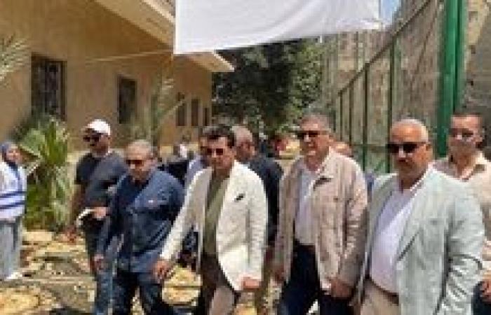 صبحى والصبروط يفتتحان ملعبين بمركز شباب جزيرة الدهب