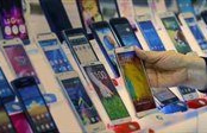 عاجل.. شعبة المحمول تعلق على وقف آلاف الهواتف: أمر غير منطقي