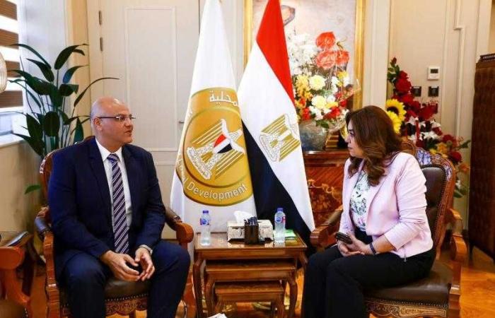 وزيرة التنمية تتابع مع محافظ القليوبية مشروعات ”حياة كريمة” وتوفير السلع الغذائية للمواطنين