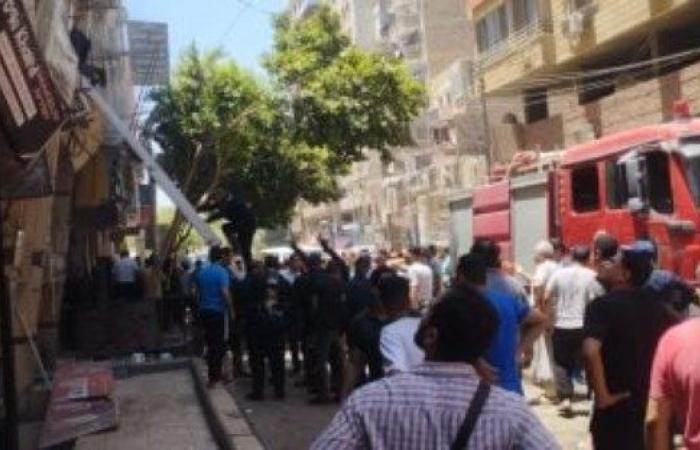 السيطرة على حريق شقة سكنية بمنطقة وسط البلد دون إصابات