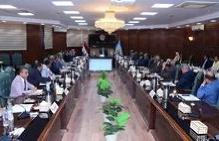 دعمًا لأبناء الأبطال.. جامعة سوهاج تُعفي أبناء الشهداء والمصابين من المصروفات وتوفر السكن لطلاب الجامعة الأهلية