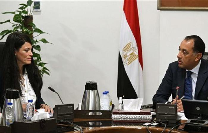 مدبولي يتابع مع وزيرة التخطيط استعدادات إطلاق السردية الوطنية للتنمية الاقتصادية