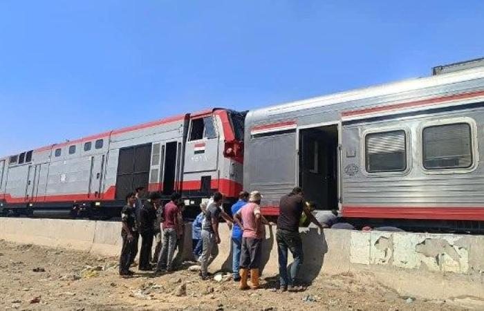 قطار يصطدم بالرصيف في محطة رمسيس وتلف عدد من العربات