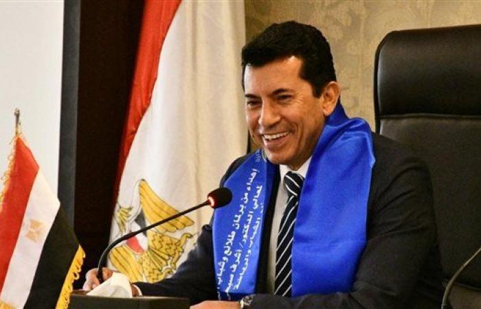 وزير الرياضة يهنئ ياسر إدريس على منصب نائب رئيس World Aquatics