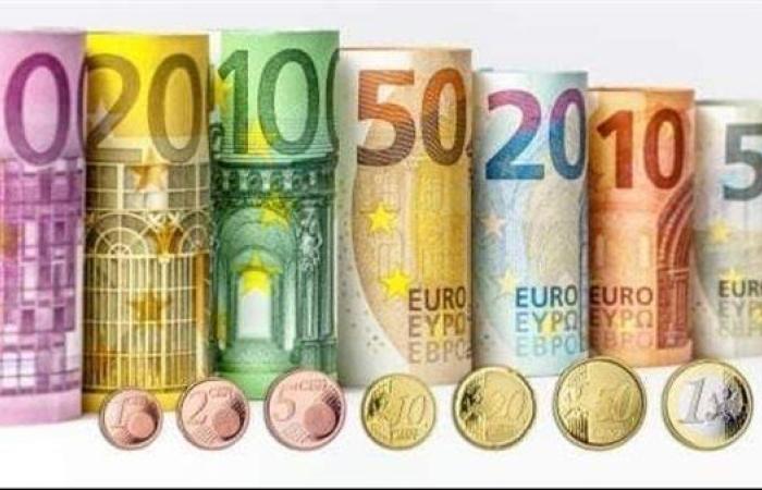 تراجع سعر صرف اليورو فى البنوك المصرية مع بداية تعاملات اليوم