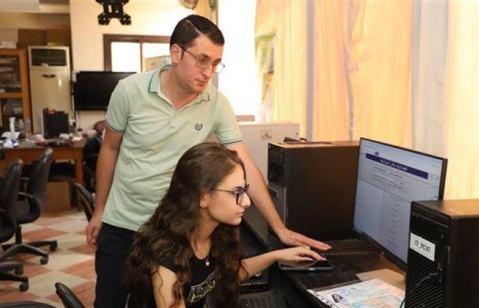 تنسيق الجامعات.. أكثر من ألف طالب يتوافدون على معامل جامعة عين شمس