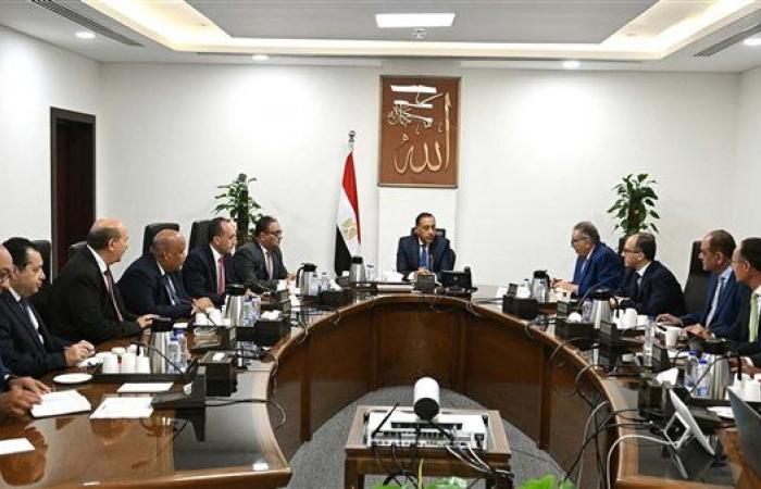توافق بين الحكومة والتجار والصناع على مبادرة لخفض أسعار السلع بالأسواق