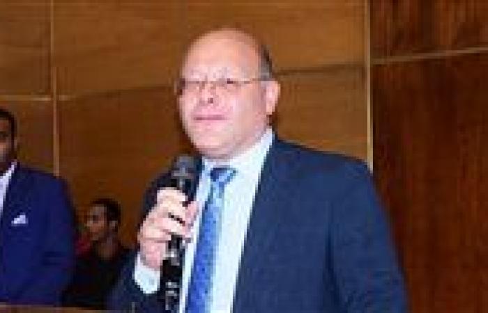 رئيس جامعة سوهاج يشهد حفل تخريج 643 طالبا بالدفعة الثانية لكلية التربية النوعية